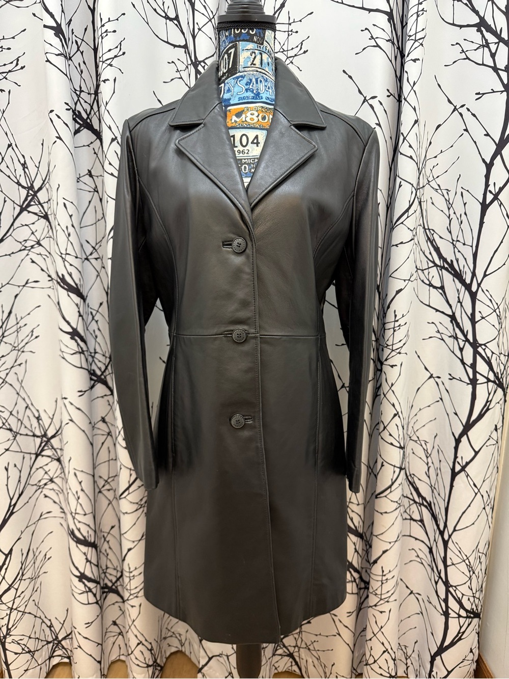 Katiana Couture Leather Coat Women’s Solid Black Buttons Designed in Italy Large